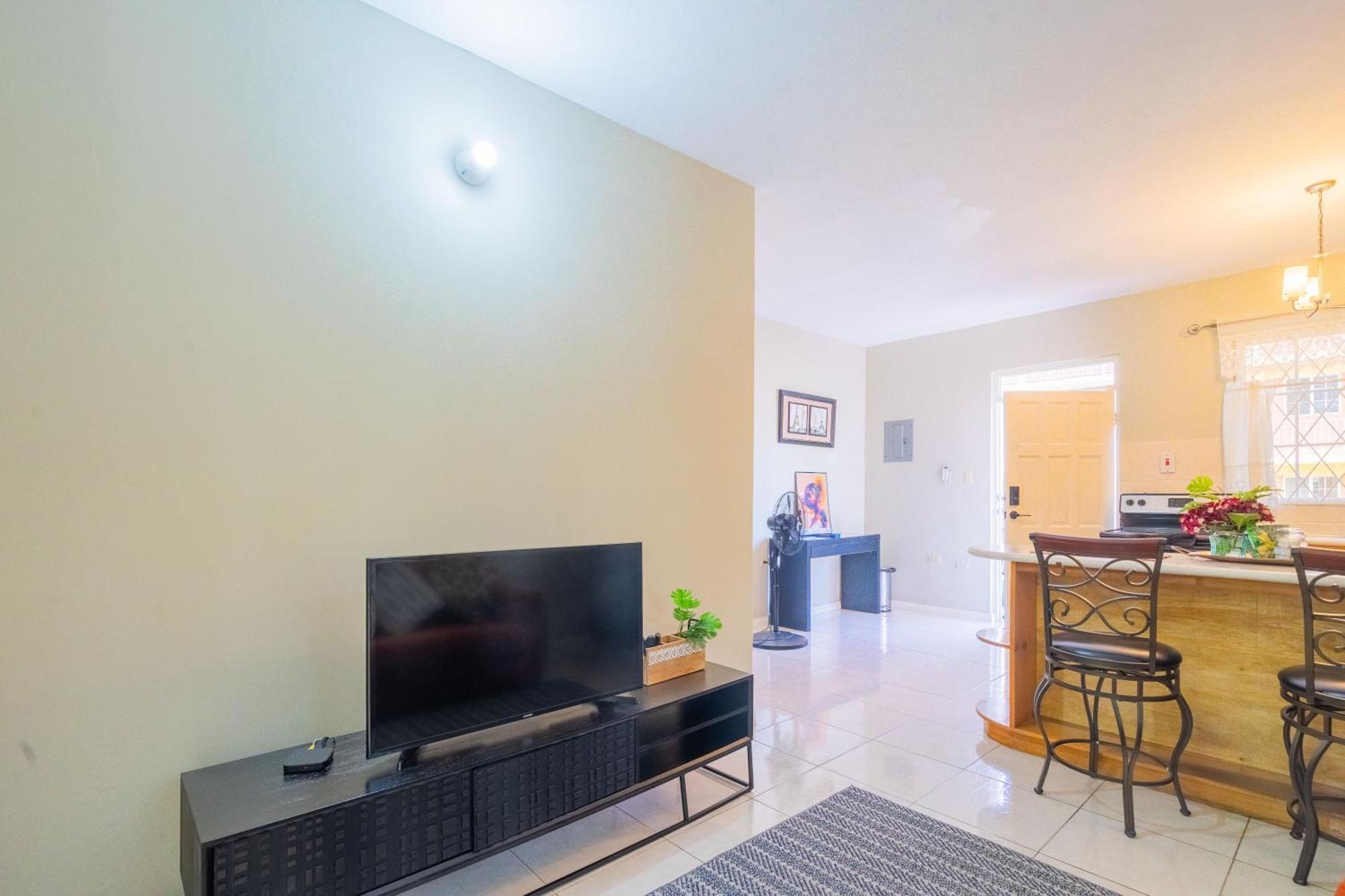 Musgrave Annex- Comfy 1 Bedroom Apartment On The Ground Floor キングストン エクステリア 写真