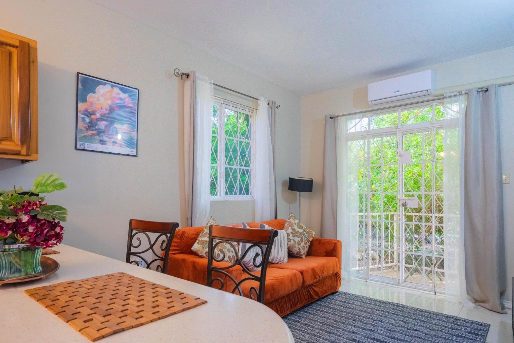 Musgrave Annex- Comfy 1 Bedroom Apartment On The Ground Floor キングストン エクステリア 写真
