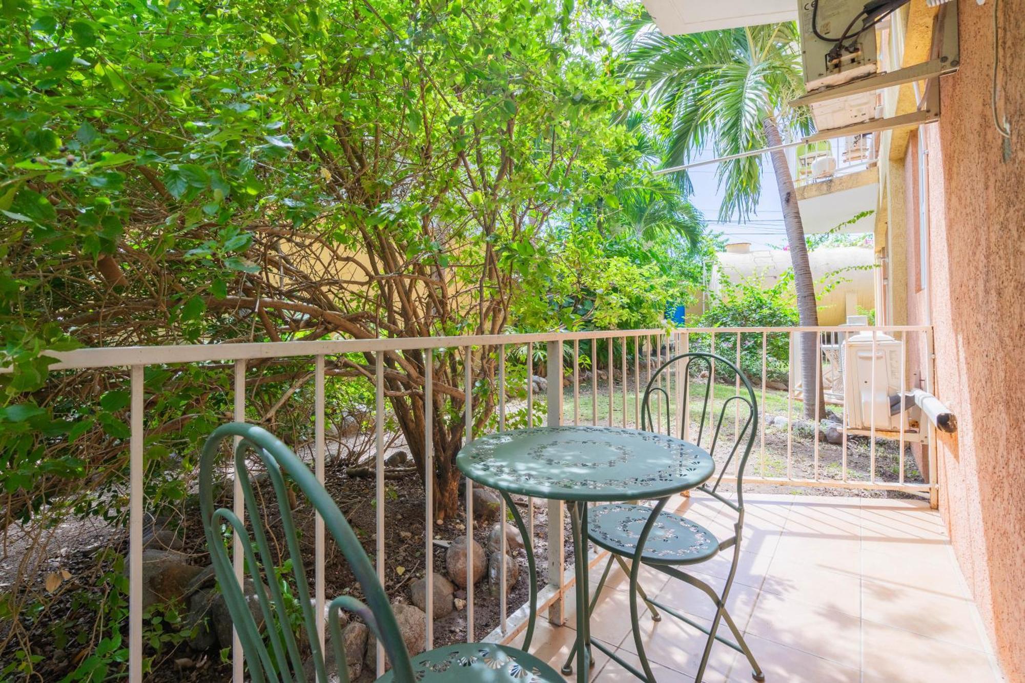 Musgrave Annex- Comfy 1 Bedroom Apartment On The Ground Floor キングストン エクステリア 写真